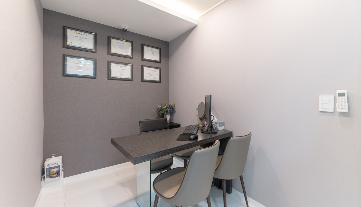 Consultation & Director’s Office